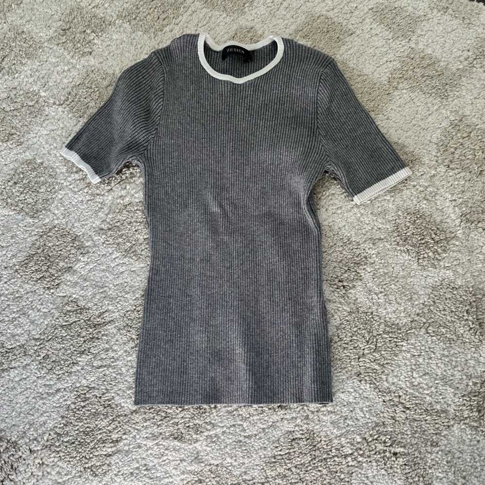 Gray Ribbed Short Sleeve Top
